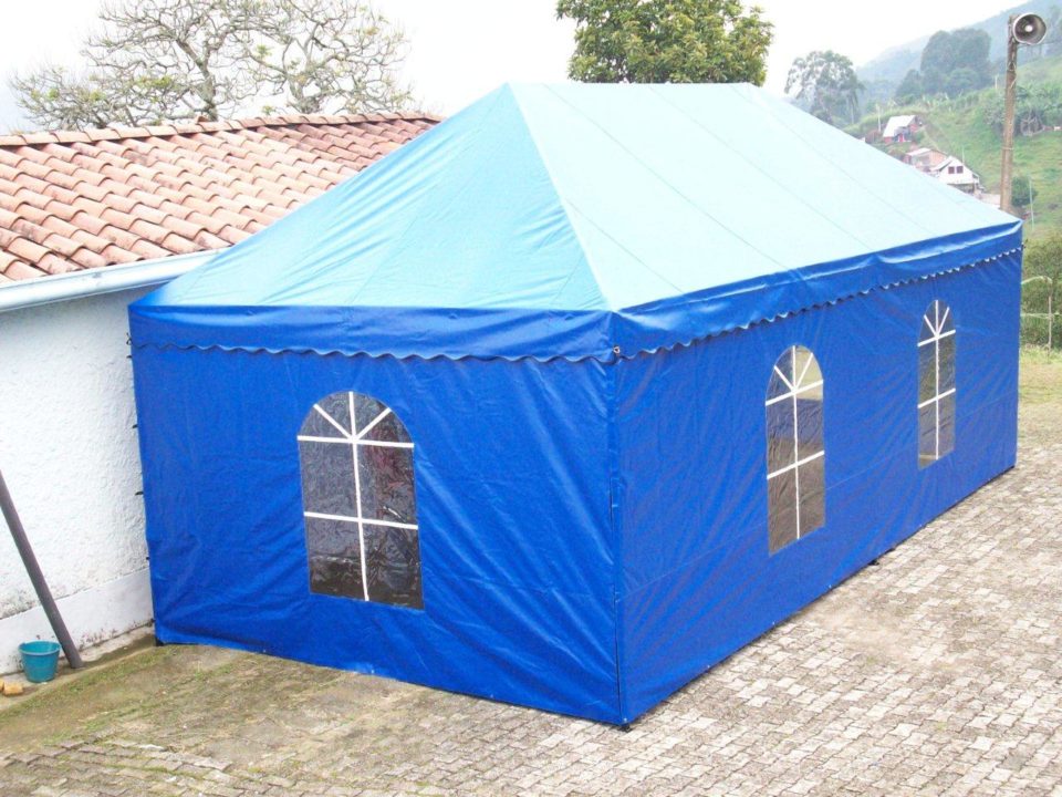 Carpa tipo Kiosco 8x4 con cortina y ventanas